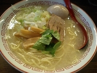 「岩塩味玉中華そば」@ラーメンアキラの写真