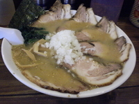 「地どりラーメン 塩味 700円 チャーシュー6枚 250円 大盛」@地どりラーメンの写真