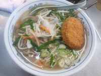 「塩ラーメン ￥550+コロッケ ￥100」@そばうどん 松本の写真