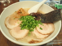 「塩豚骨チャーシューめん+替え玉」@ハングリードラゴンの写真