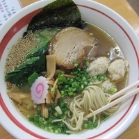 「※6/13までの限定 比内丸地鶏黄金ラーメン（※無化調仕様）+替」@MENYA 食い味の道有楽の写真