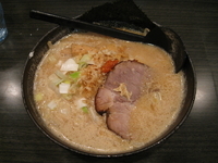 「白味噌らーめん:780円」@北海道らーめん奥原流 久楽 EQUiA北千住店の写真