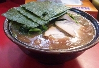 「らーめん（中）+ほうれん草増し」@杉田家 千葉祐光店の写真