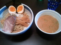 「燻製味玉つき豚骨魚介つけ麺」@九段 斑鳩の写真