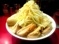 「豚ラーメン+味玉（にんにく）950円」@千里眼の写真