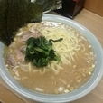 ラーメン大 x 2、まかない飯、煮キャベツ、茎わかめ