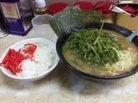 「ラーメン（中盛）+茎わかめ+ライス」@川崎家 榎町店の写真