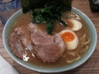 「ラーメン並+チャーシュー+味玉（￥630+￥100+100￥）」@ラーメン 清水家の写真