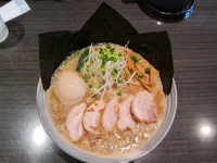 「魚だしらーめん しょうゆ（大盛、ぶっこ盛り）」@ぶっこ麺らーめんの写真