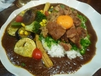 「和牛すじカレー（880円）+野菜トッピング（450円）」@いずみカリーの写真