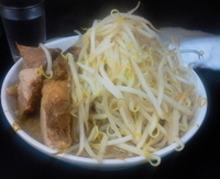 「魚郎ラーメン（並、ヤサイちょっと多め） 630円」@ラーメン浜田家の写真