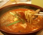 「カルビラーメン735円」@炭火焼しちりん 柏東口店の写真