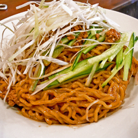 「汁無坦々麺(辛さ:普通) ¥830」@元氣餃子 弄堂 新宿店の写真