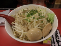 「カルボ郎（850円）味玉サービス・野菜・ニンニク」@麺厨房 豪快家 大森店の写真