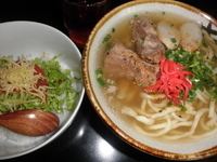 「Aセット（（ソーキそば、タコライス、ジュース）+大盛 「700円」@沖縄そば うちなー家の写真