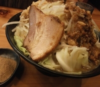 「濃厚G郎麺（全増し）+魚粉」@三代目麺処 「まるは」極 船橋店の写真