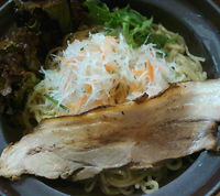 「氷結土鍋の胡麻味噌冷やし」@たけさんの写真