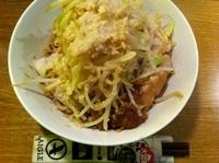 「油そば（ヤサイちょっと多め、アブラちょっと多め）+豚券」@らーめん こじろう526 日暮里店の写真