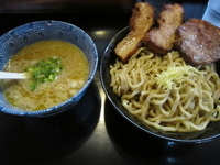 「鶏白湯つけ麺750円、大盛100円、国産小麦麺（全粒粉入り）50」@麺堂 稲葉の写真