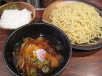 「鷄醤油つけ麺（大・570g・あつもり）680円+ライス100円」@つけ麺 大臣の写真