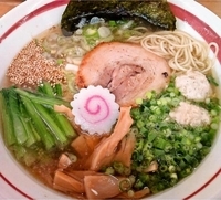 「期間限定 丸鶏黄金ラーメン（無化調ver）」@MENYA 食い味の道有楽の写真