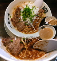 「油そば 800円（鬼あぶら）」@らーめん潤 蒲田店の写真