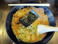 「とんこつお魚ラーメン」@ラーメン ヨシベー 八千代店の写真