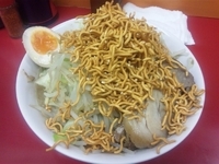 「ラーメン並（ヤサイ、ニンニク） ￥700+ベビースター ￥50」@モッコリ豚の写真