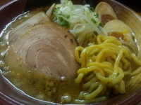 「醤油らーめん（こってり）+玉子チャーシュー」@麺屋 花形の写真