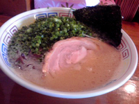 「とんこつねぎラーメン+チャーシュー+替え玉（950円）」@らーめん天神屋の写真