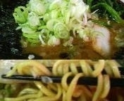 「ラーメン（ネギ増し無料） 630円」@王道家の写真