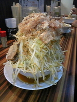 「ラーメン（麺少なめ、野菜ちょい増し、にんにくちょい増し）」@ラーメン・つけ麺 笑福 大阪西中島店の写真