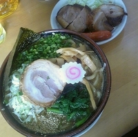 「トンコツラーメン」@MENYA 食い味の道有楽の写真