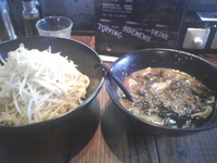 「黒味噌辛つけ麺、大盛」@jun-pey ra-men 成瀬本店の写真