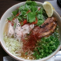 「冷塩麺 800円」@カフェバールナ 麺の部の写真