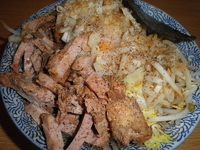 「まぜそば（ヤサイマシ）750円+肉増200円」@らーめん・つけめん 虎心の写真