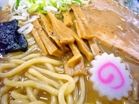 「中華そば・中（700円）+魚粉（20円）+生ビール（500円）」@東池袋大勝軒 ROZEOの写真