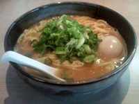 「九条葱ラーメン （太麺/味玉）」@麺や鐙壱番の写真