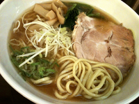 「ラーメン（750円）」@らーめん紬麦の写真