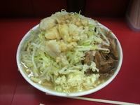 「大ラーメン豚入り・ニンニクアブラ」@ラーメン二郎 中山駅前店の写真