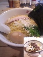 「背脂と魚介の塩らーめん・味玉780円+牛すじきゃべつごはん300」@梨の花の写真