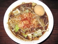 「肉盛りラーメン・正油・並 780円+無料の味玉」@魁 肉盛りつけ麺 六代目けいすけの写真