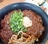 「6月のグリグリ 板場のぶっかけカレー（辛ver）+チーズ+チョリ」@MENYA 食い味の道有楽の写真