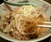 「まかない背脂そば（辛味なし・背脂まし）600円」@東京屋台らーめん 翔竜 北千住駅前店の写真