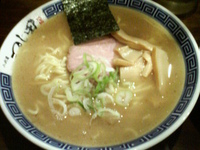 「らーめん750円+ごはん150円=900円」@つじ田 飯田橋店の写真