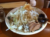 「ラーメン+野菜タマネギにんにく」@らーめん ぽっぽっ屋 水道橋店の写真