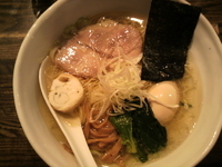 「塩ラーメン+黒味玉」@RAMEN CiQUEの写真