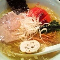 「塩ラーメン+焼トマト」@RAMEN CiQUEの写真