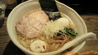 「塩ラーメン大盛+白味玉」@RAMEN CiQUEの写真