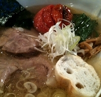 「塩ラーメン700円+焼トマト150円」@RAMEN CiQUEの写真